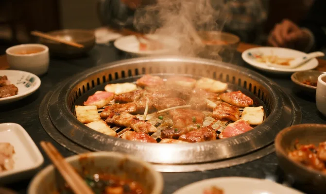 烧烤火锅饮水场景